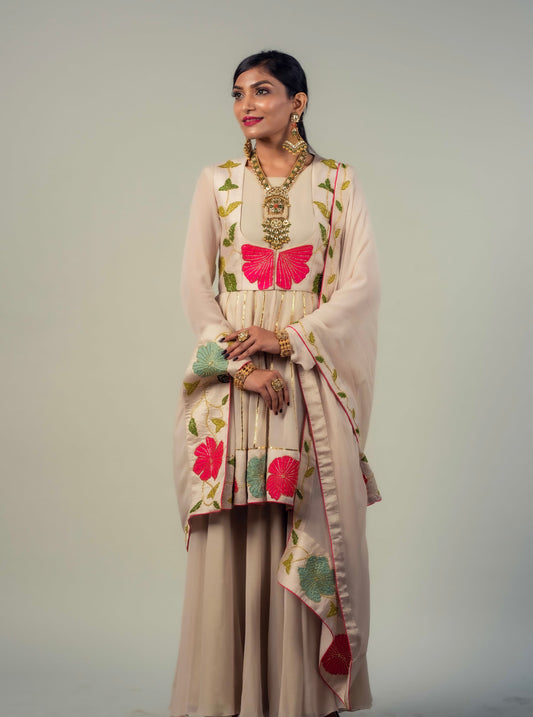 Sharara Set With Floral Applique Motifs