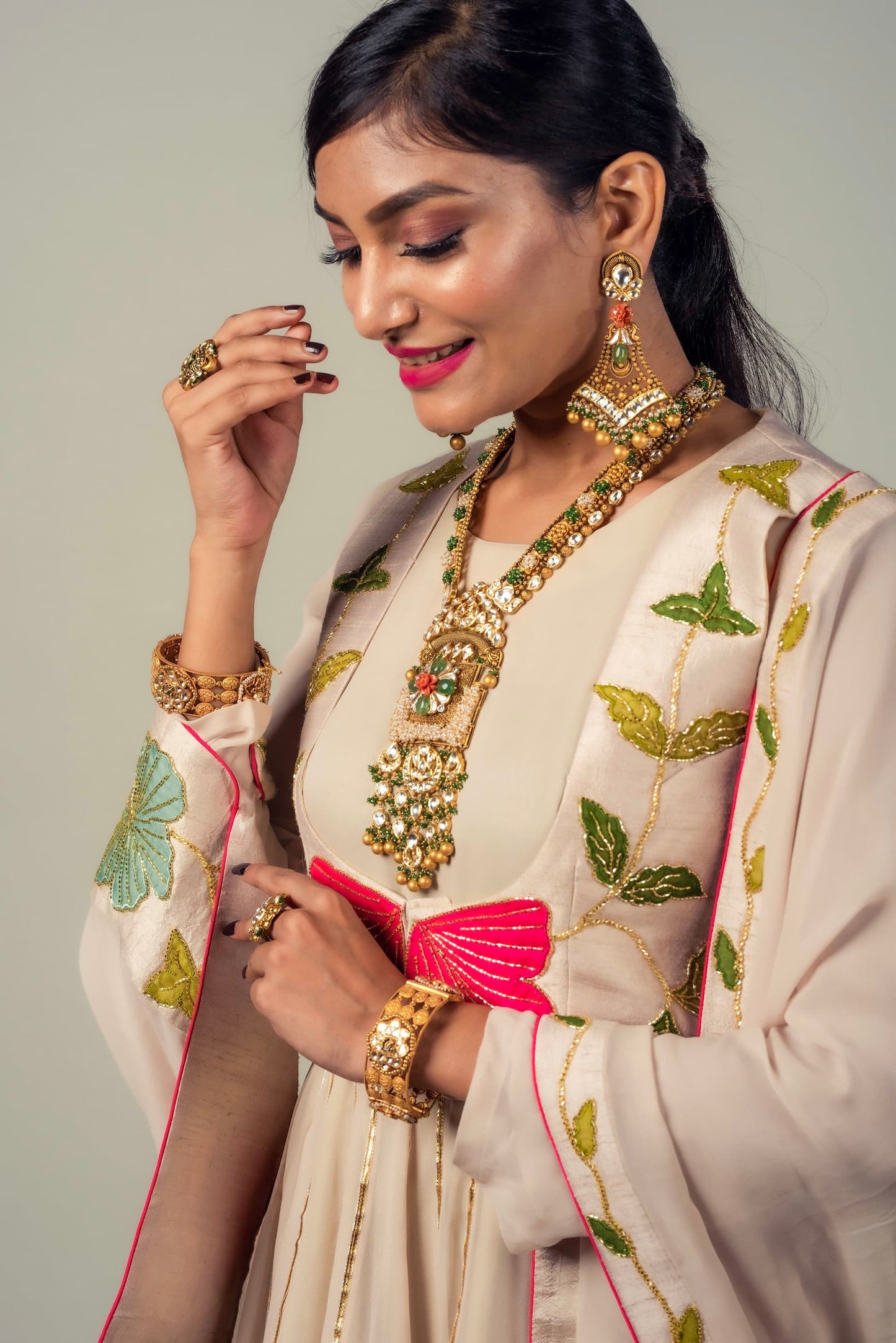 Sharara Set With Floral Applique Motifs